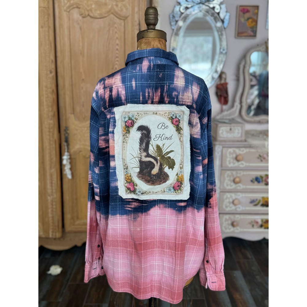 Be Kind Skunk Patch Flannel | Distressed Ombre Plaid | XL - Picture 2 of 5